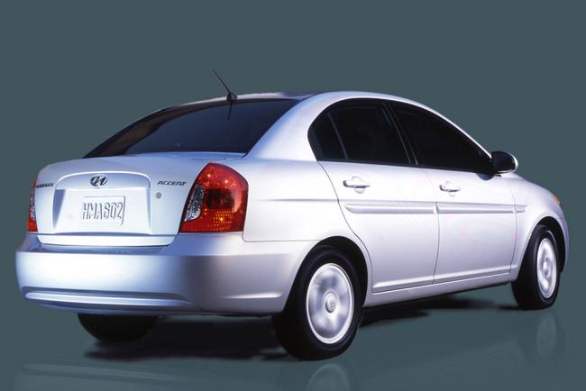 Exterieur_Hyundai-Accent_1