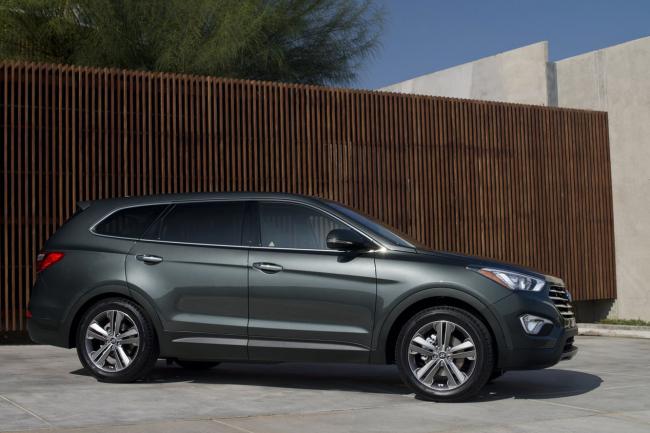 Exterieur_Hyundai-Grand-Santa-Fe_21