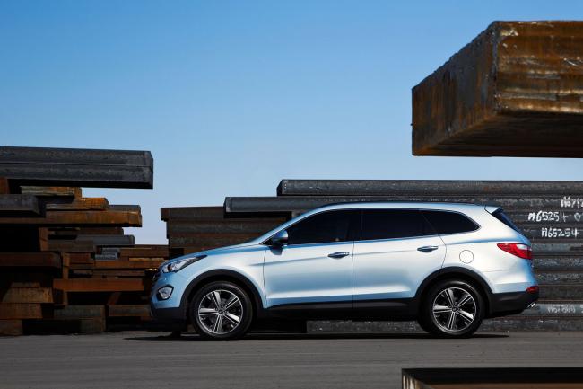 Exterieur_Hyundai-Grand-Santa-Fe_2