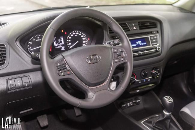 Interieur_Hyundai-I20-coupe_13