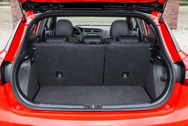 Interieur_Hyundai-i20-2018_12