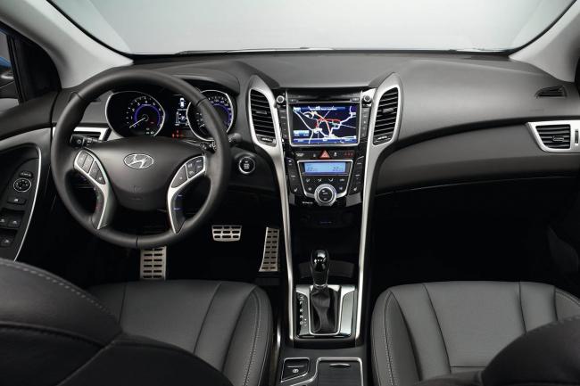 Interieur_Hyundai-i30-2012_3