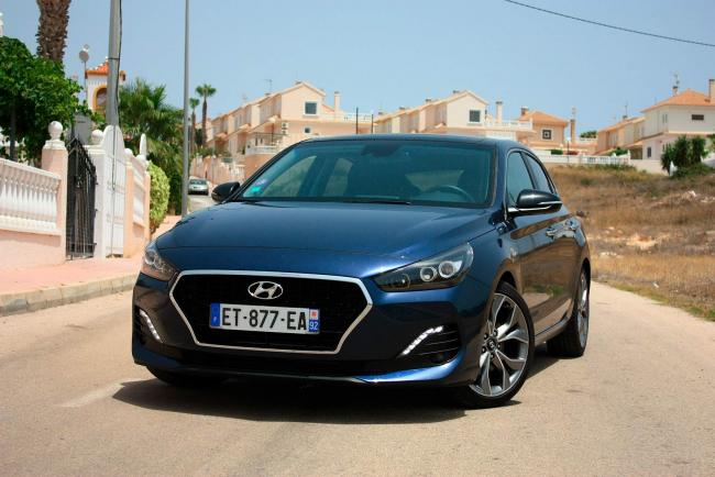 Exterieur_Hyundai-i30-Fastback-1.4t-140_1