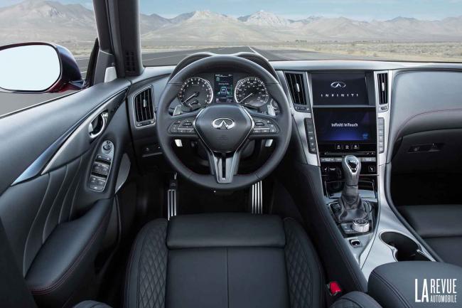 Interieur_Infiniti-Q50-2017_14