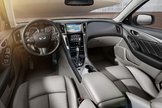 Interieur_Infiniti-Q50_18