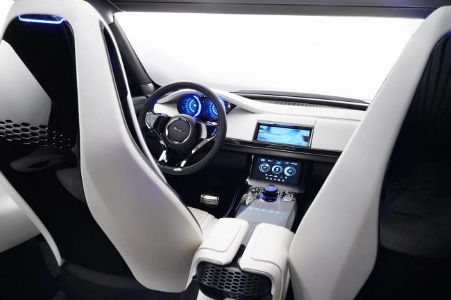 Interieur_Jaguar-C-X17-Sports-Crossover_34