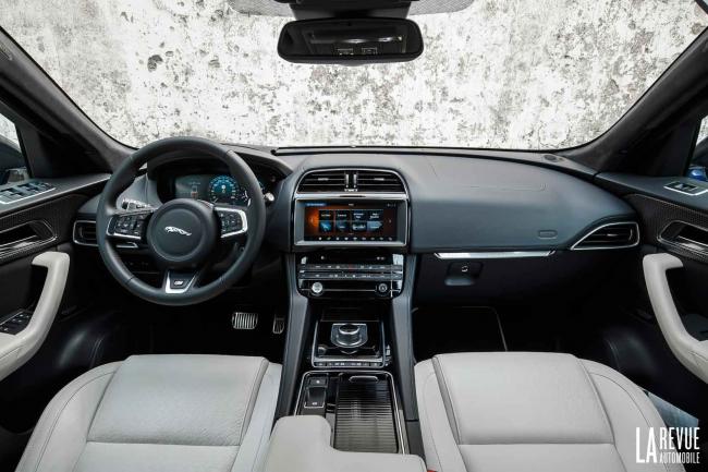 Interieur_Jaguar-F-Pace-S_23