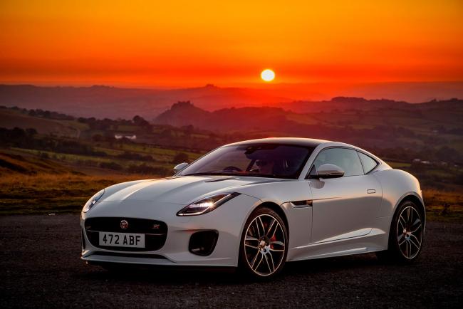 Exterieur_Jaguar-F-Type-Chequered-Flag_2