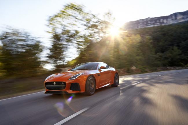 Exterieur_Jaguar-F-Type-SVR_22