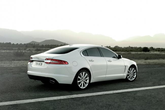 Exterieur_Jaguar-XF-2011_0