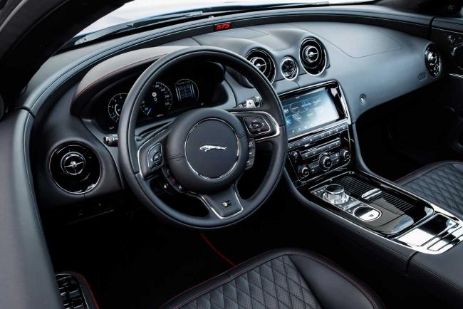 Interieur_Jaguar-XJR-575_40