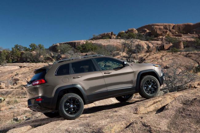 Exterieur_Jeep-Cherokee-2013_4