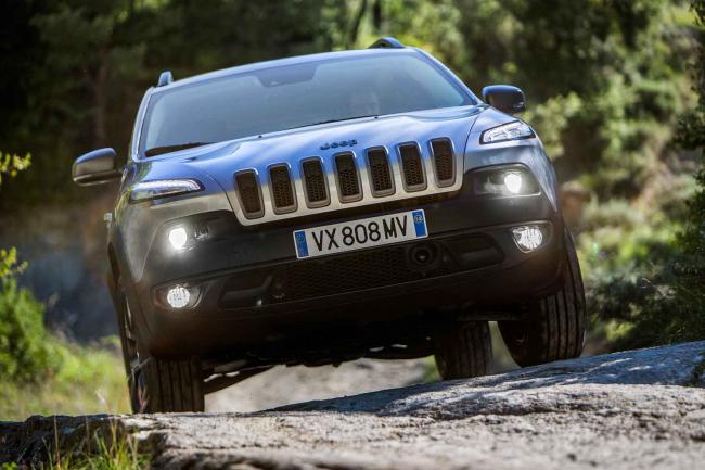 Exterieur_Jeep-Cherokee-2017_12