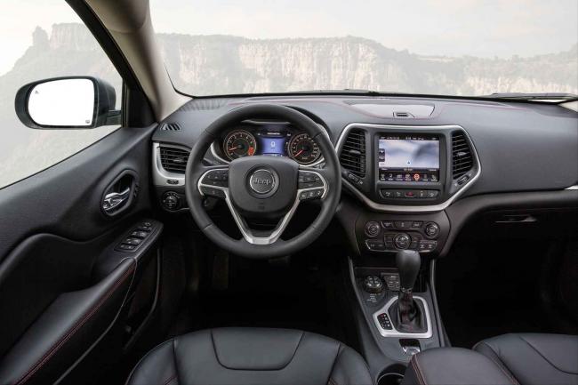 Interieur_Jeep-Cherokee-2017_23