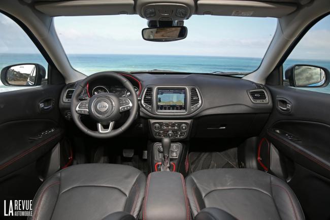 Interieur_Jeep-Compass-2.0-170-2017_34