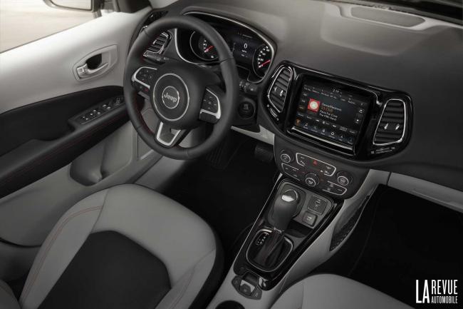 Interieur_Jeep-Compass-2018_9