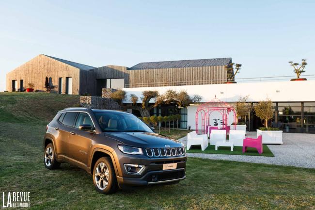 Jeep compass opening edition pour juillet 