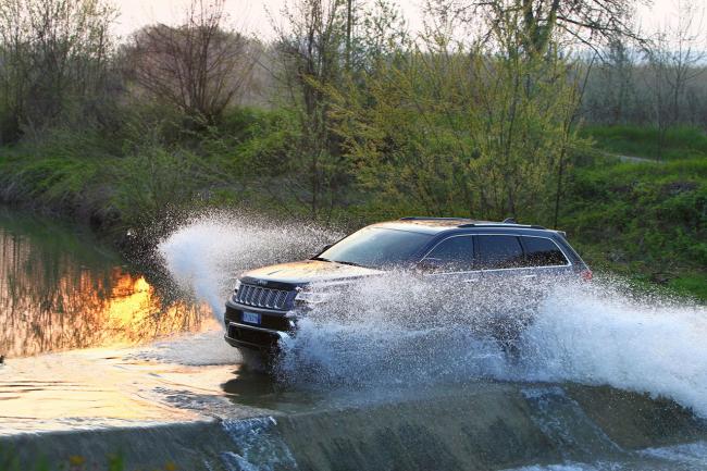 Exterieur_Jeep-Grand-Cherokee-Summit_0