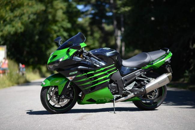 Exterieur_Kawasaki-ZZR-1400-Performance-Sport_27