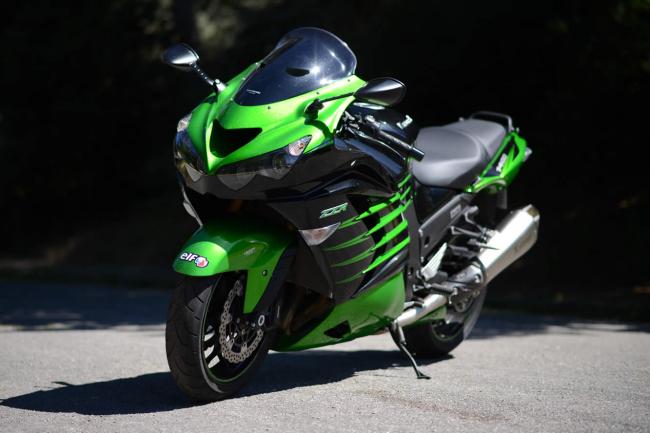 Exterieur_Kawasaki-ZZR-1400-Performance-Sport_13