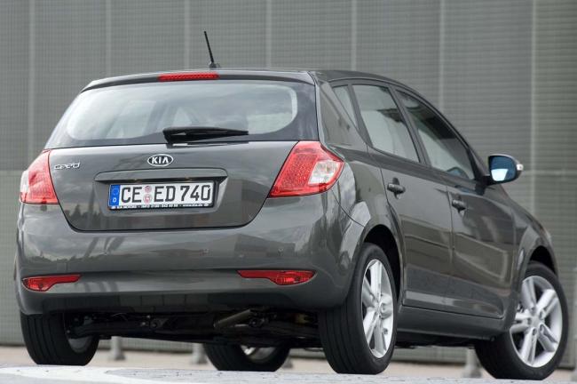 Exterieur_Kia-Ceed-2010_3