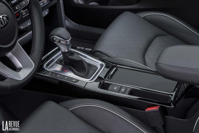 Interieur_Kia-Ceed-2018_11