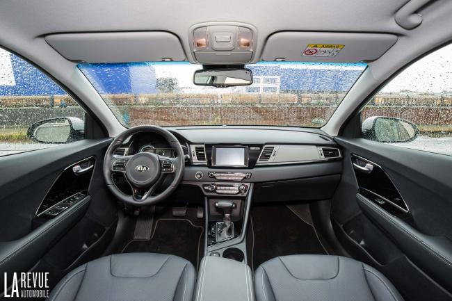 Interieur_Kia-Niro-Hybrid-2016_17