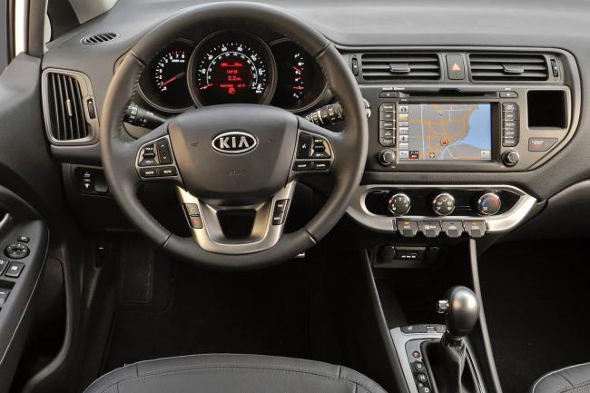 Interieur_Kia-Rio-2011_28