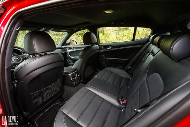 Interieur_Kia-Stinger-GT-V6_49