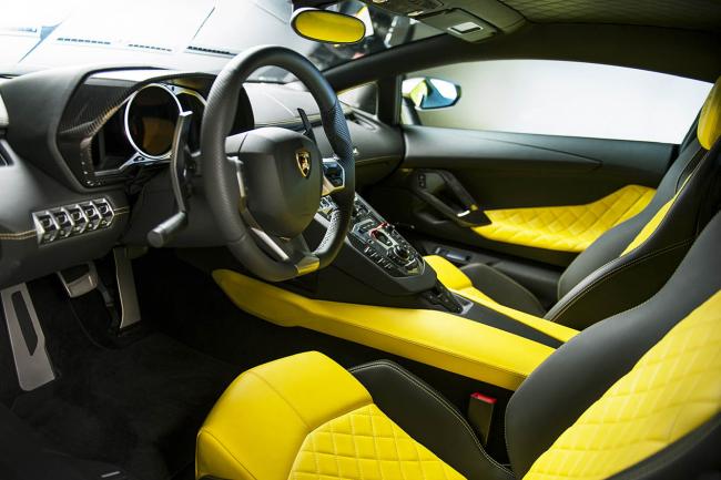 Interieur_Lamborghini-Aventador-LP-720-4-50-Anniversario_12