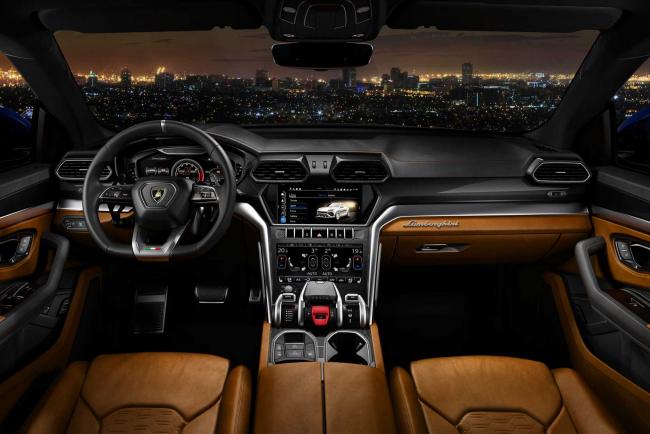 Interieur_Lamborghini-SUV-URUS_16