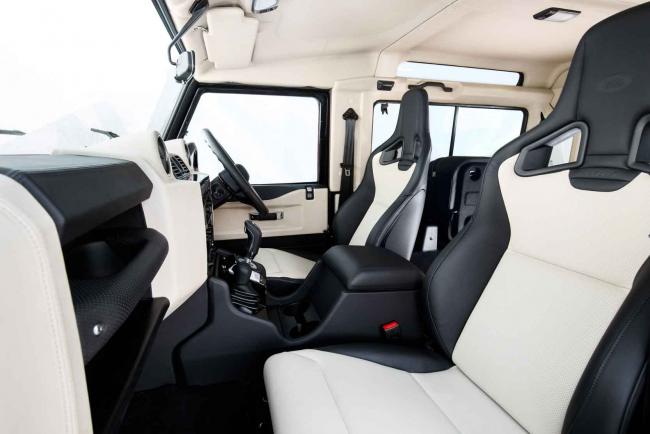 Interieur_Land-Rover-Defender-Works-V8_19