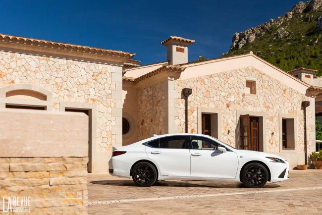 Exterieur_lexus-es-300h-f-sport-2022-essai_11