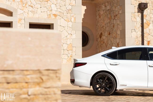 Exterieur_lexus-es-300h-f-sport-2022-essai_12