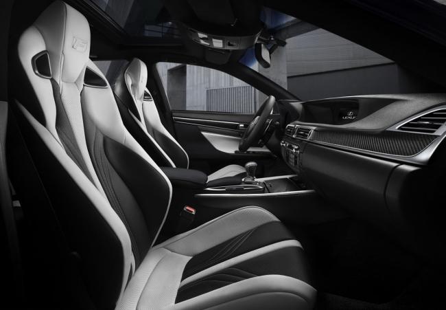 Interieur_Lexus-GS-F-2015_12