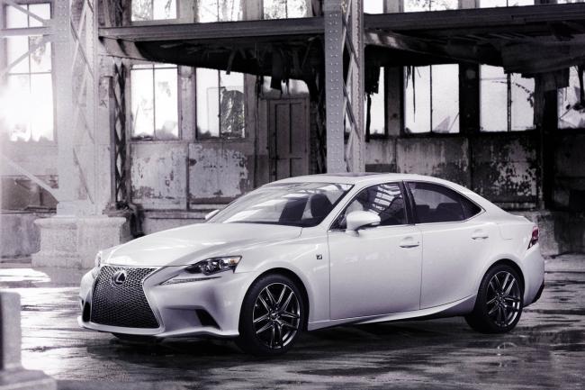 Exterieur_Lexus-IS-2013_5