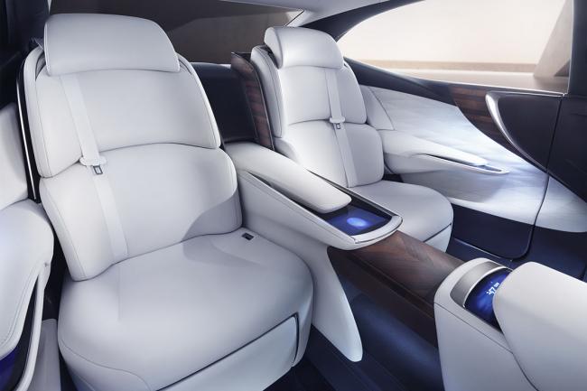 Interieur_Lexus-LF-FC_18