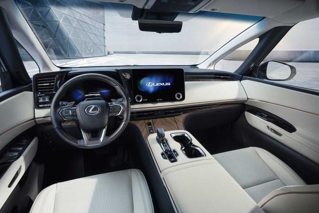 Exterieur_lexus-lm-entre-le-minibus-et-la-limousine-hybride_5