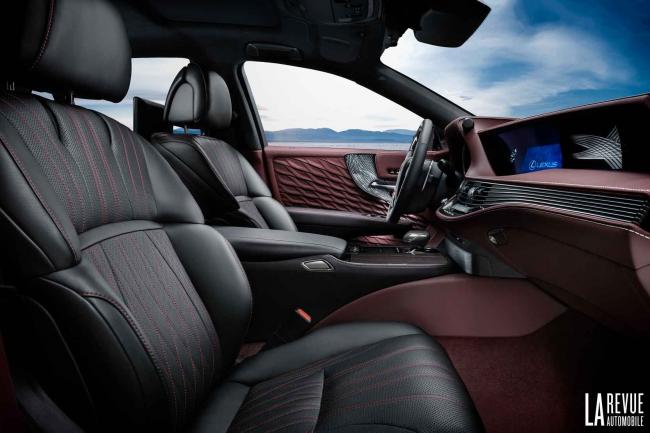 Interieur_Lexus-LS-500h_12