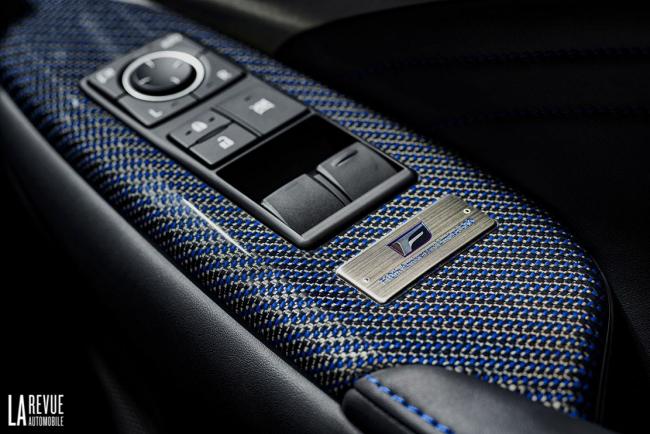 Interieur_Lexus-RC-F-10th-Anniversary_14