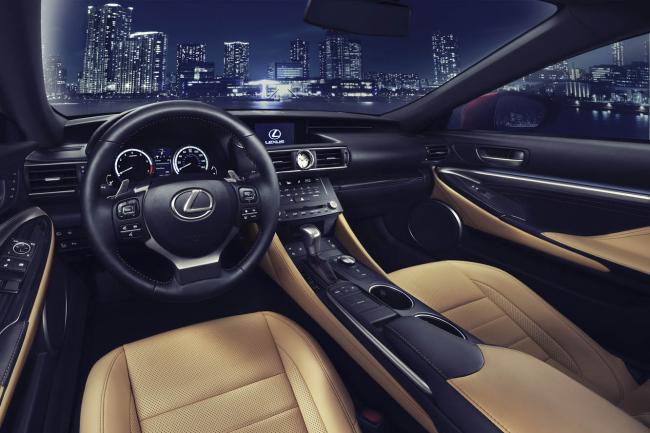 Interieur_Lexus-RC_15