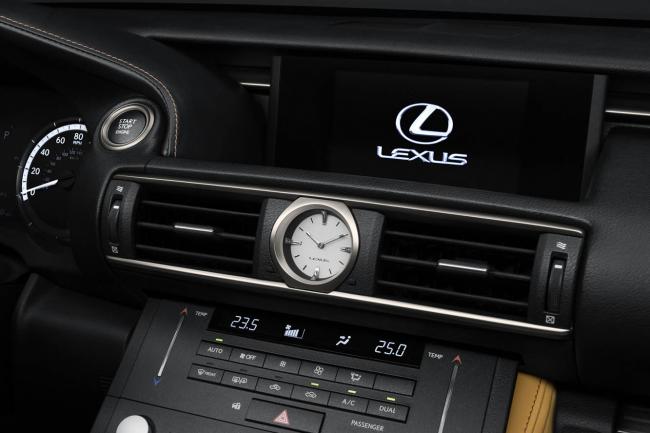 Interieur_Lexus-RC_16