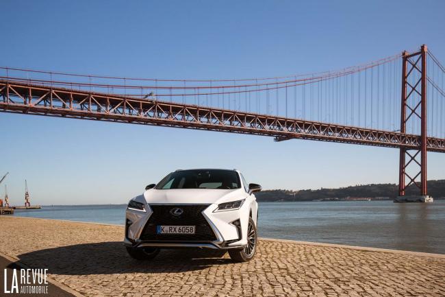 Exterieur_Lexus-RX-450h-2015_17