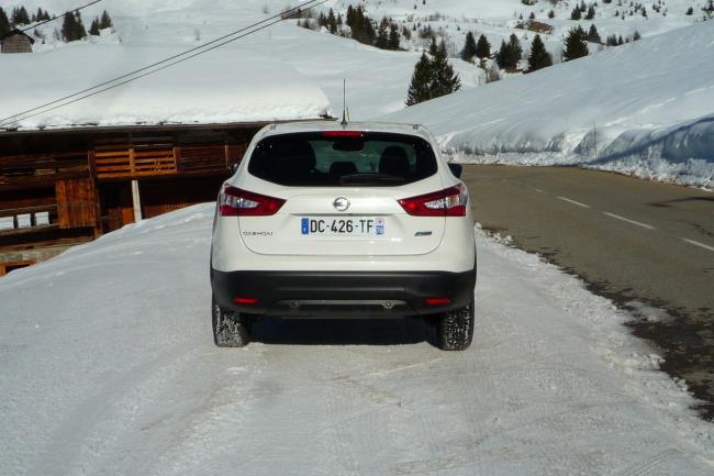 Exterieur_LifeStyle-Essai-Nissan-Qashqai-2014-Montagne_17