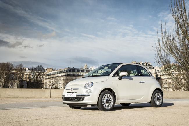 Exterieur_LifeStyle-Fiat-500-500C-Petite-Robe-Noire-Guerlain_8