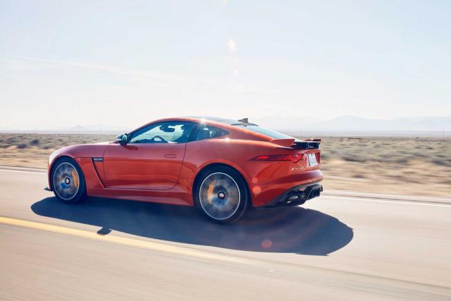 Exterieur_LifeStyle-Jaguar-F-Type-SVR-Michelle-Rodriguez_8