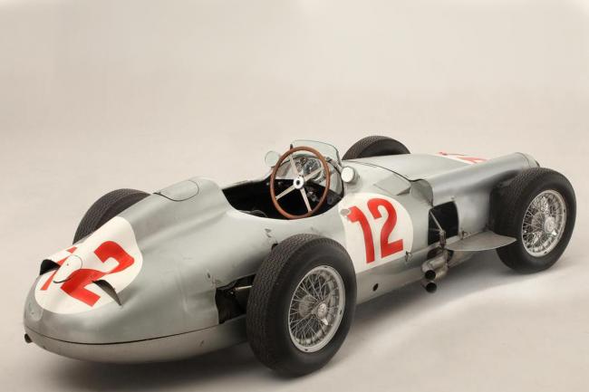 Exterieur_LifeStyle-Mercedes-W-196-R-Fangio_3