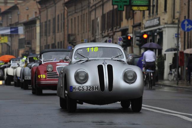 Exterieur_LifeStyle-Mille-Miglia-2013-BMW_0