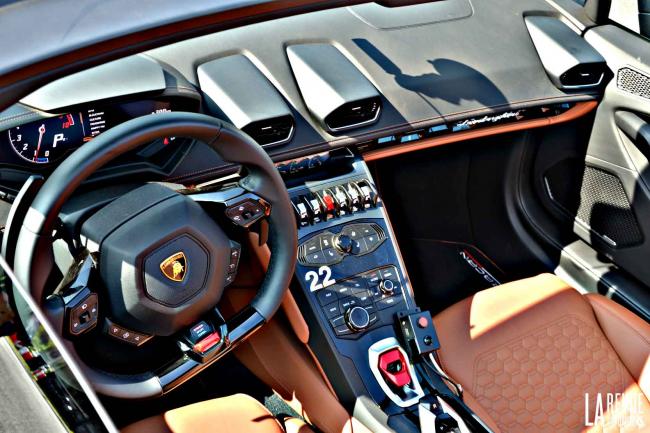 Interieur_LifeStyle-Pirelli-P-Zero_18