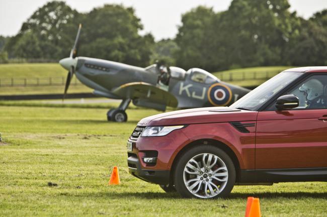 Exterieur_LifeStyle-Range-Rover-Sport-VS-Spitfire_5